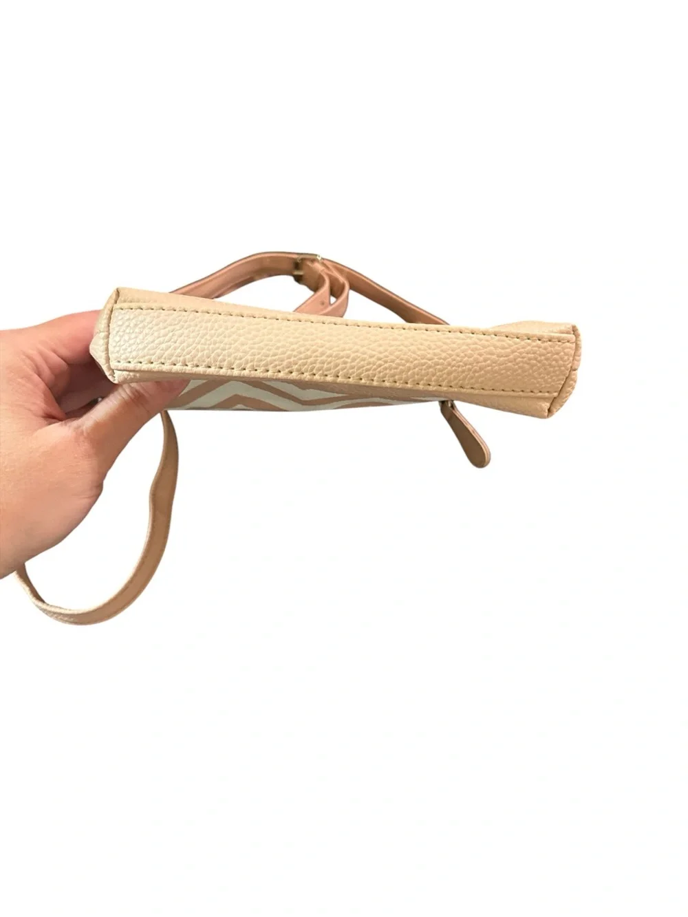 Stone Mountain cream and white chevron crossbody.